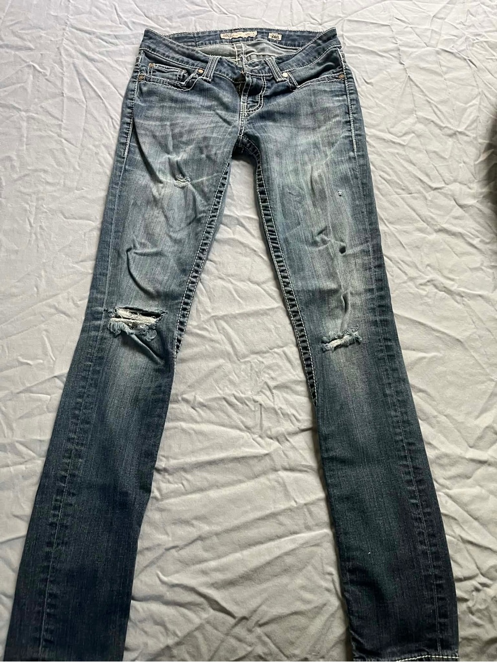 BKE Women's Skinny Jeans - Washed Blue with Distressed Knees